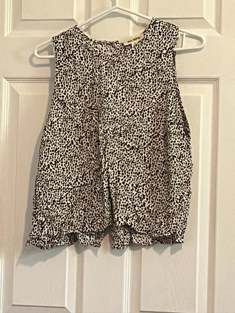 Cropped cheetah print top with button-up back